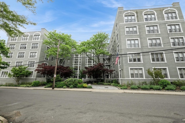 1175 E Broadway Unit 2J, Hewlett, NY 11557 - view of apartment building / complex