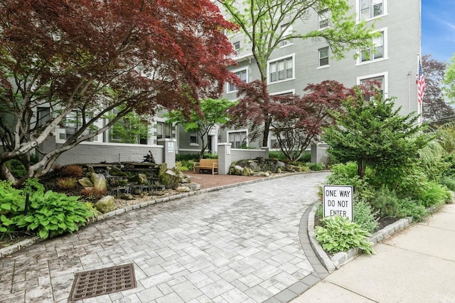 1175 E Broadway Unit 2J, Hewlett, NY 11557 - view of community