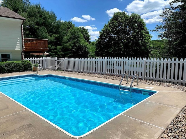 8 Clinton Ct, Monroe, NY 10950 - view of pool with a patio
