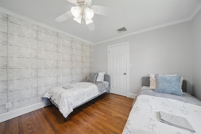 8 Clinton Ct, Monroe, NY 10950 - bedroom with baseboards, wood finished floors, crown molding, and a ceiling fan