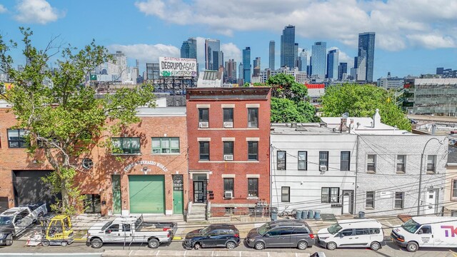 5130 35th St, Long Island City, NY 11101 - skyline view