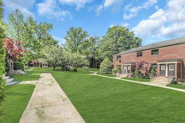 219-36 75th Ave Unit 243A2, Bayside, NY 11364 - view of green lawn