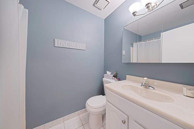 full bath featuring tile patterned floors, vanity, toilet, and a shower with curtain