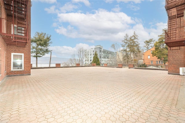 1 Hawley Ter Unit 5E, Yonkers, NY 10701 - view of property's community