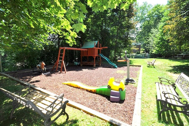 67 Rockledge Rd Unit 2A, Hartsdale, NY 10530 - communal playground featuring a lawn