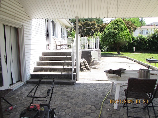 1 Cheshire Ln, Yonkers, NY 10710 - view of patio / terrace