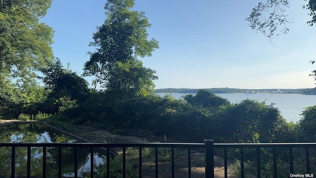 270 Harbor Acres Rd, Port Washington, NY 11050 - photo 4