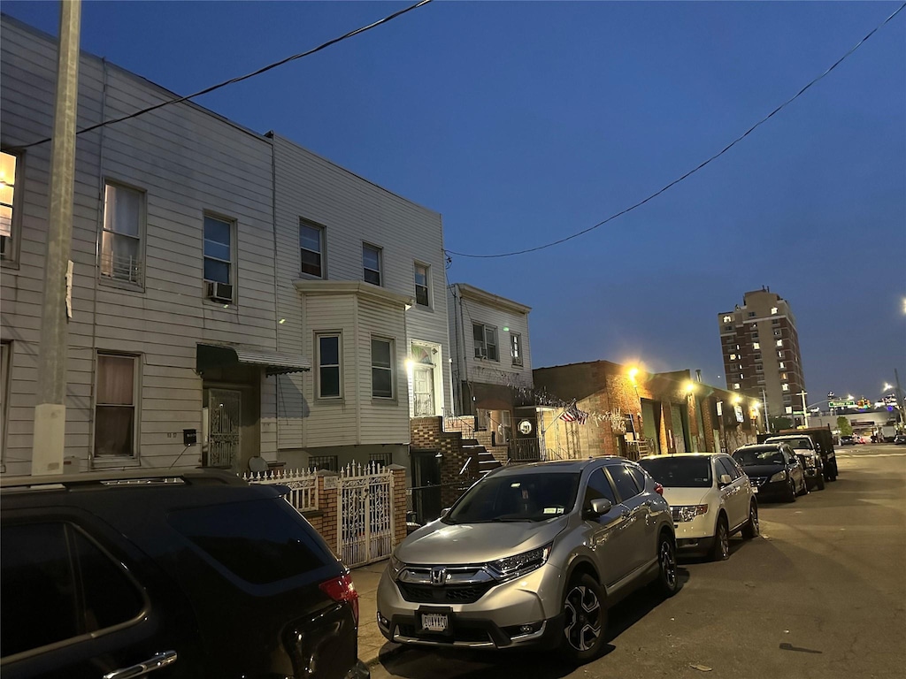 51-17 34th St, Long Island City, NY 11101 - view of side of home