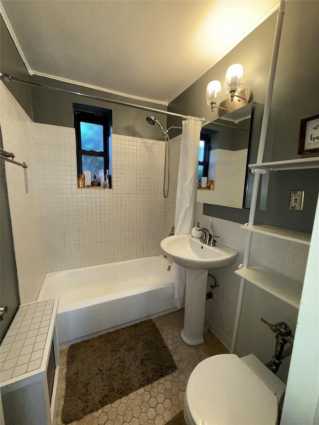320 Richbell Rd Unit A4, Mamaroneck, NY 10543 - bathroom with shower / bathtub combination with curtain, toilet, and tile patterned flooring