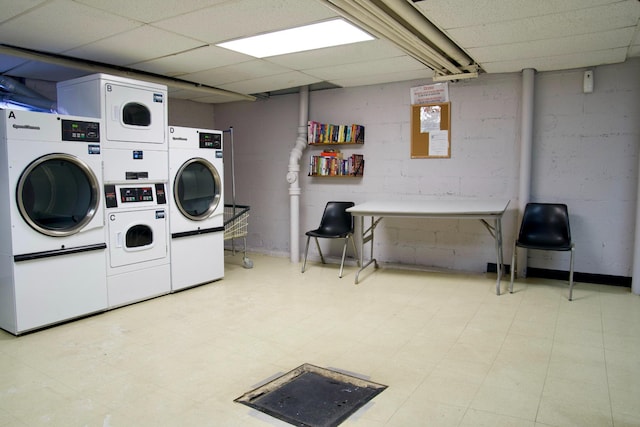 320 Richbell Rd Unit A4, Mamaroneck, NY 10543 - shared laundry room with washing machine and clothes dryer, stacked washing machine and dryer, and light floors