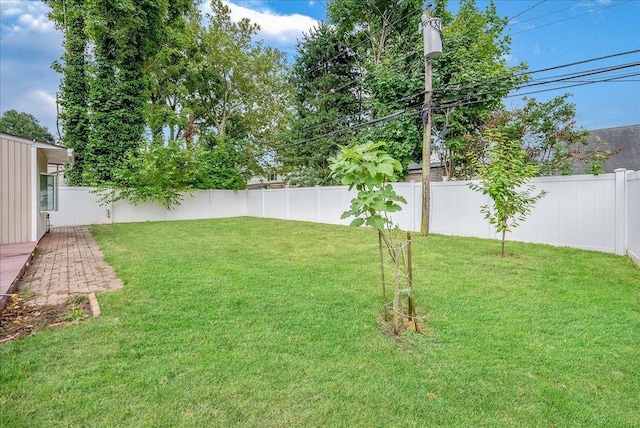 34 Marksman Ln, Levittown, NY 11756 - view of yard