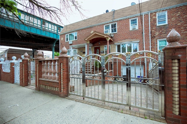 10124 78th St, Ozone Park, NY 11416 - view of gate