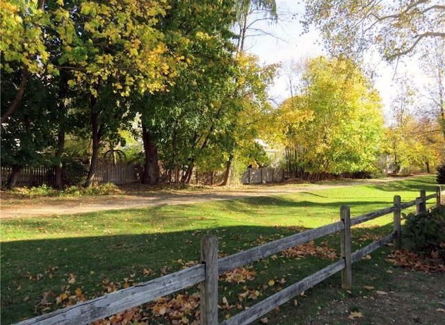 50 Burnside Dr, Hastings-On-Hudson, NY 10706 - view of yard