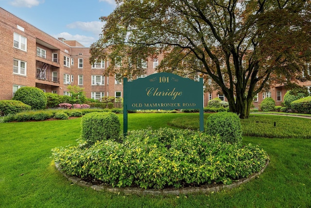 101 Old Mamaroneck Rd Unit 1B1, White Plains, NY 10605 - community sign featuring a lawn