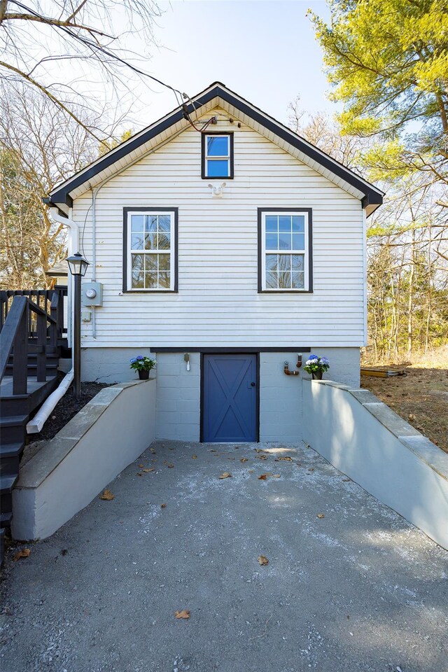 3 Holt Rd, Red Hook, NY 12571 - view of side of property with an attached garage