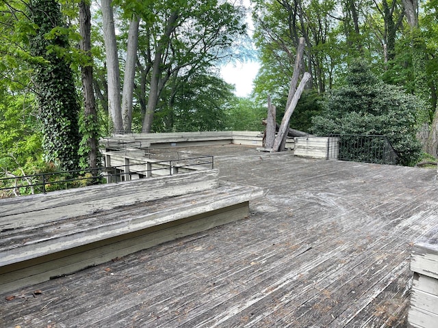 7 Beaver Dr, Locust Valley, NY 11560 - view of wooden terrace