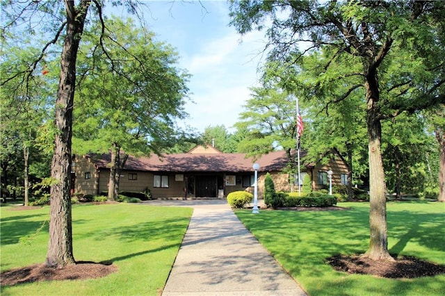 22 Knightsbridge Ct, Nanuet, NY 10954 - ranch-style house with a front lawn