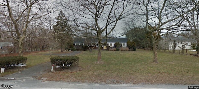 152 S Rd, Westhampton, NY 11977 - ranch-style house featuring a front lawn