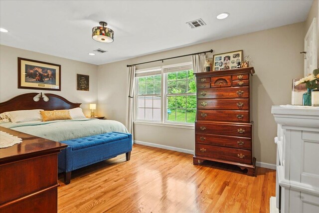 3 Pine Ln, Greenwood Lake, NY 10925 - bedroom with baseboards, light wood-style flooring, and recessed lighting
