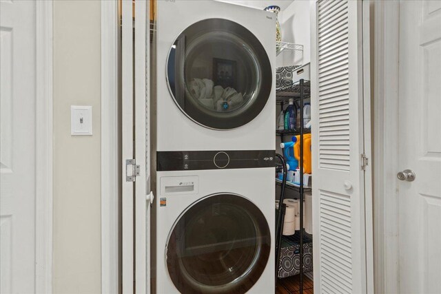 3 Pine Ln, Greenwood Lake, NY 10925 - washroom with stacked washer / drying machine