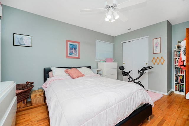 433 Arlene St, Staten Island, NY 10314 - bedroom featuring light wood-style flooring, a closet, baseboards, and ceiling fan