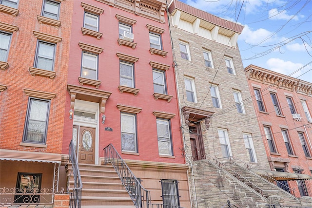146 Nelson St, Brooklyn, NY 11231 - view of property featuring a fenced front yard