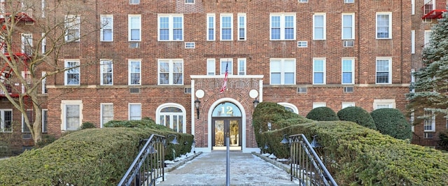 12 Hamilton Unit B5, Garden City, NY 11530 - photo 1