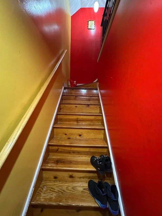 14207 135th Ave, Jamaica, NY 11436 - view of stairway