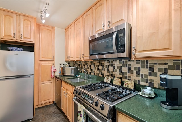 52-30 39th Dr Unit 9B, Woodside, NY 11377 - photo 6
