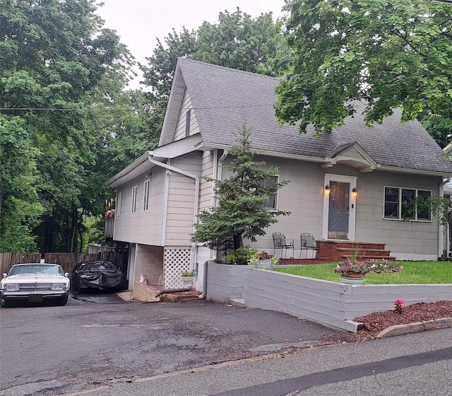4 Park Ave, Airmont, NY 10952 - view of front facade featuring a shingled roof