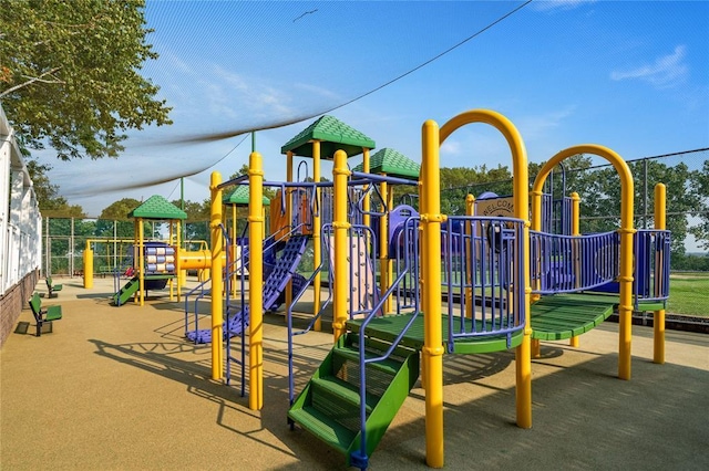270-10 Grand Central Pkwy Unit 11V, Floral Park, NY 11005 - view of community jungle gym
