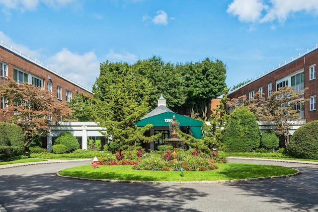 1390 Broadway Unit 107, Hewlett, NY 11557 - view of community