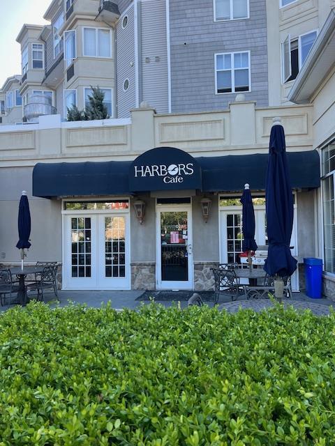 1105 Round Pointe Dr, Haverstraw, NY 10927 - property entrance featuring stone siding and french doors