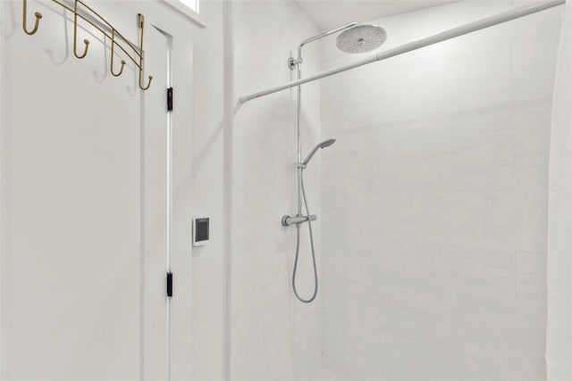 51/2 Locust Ave, Stony Brook, NY 11790 - bathroom featuring tiled shower