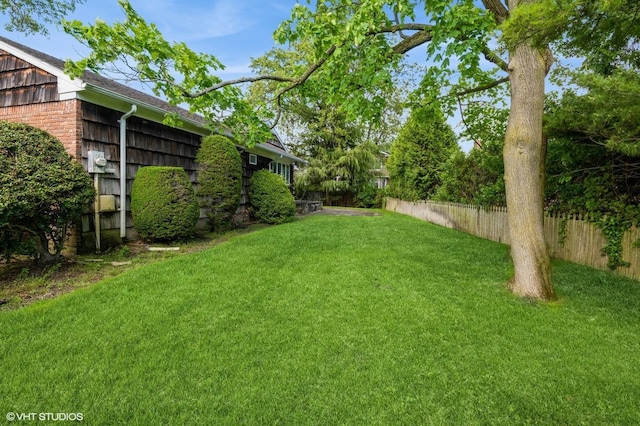 7 Ivy Ln, Lawrence, NY 11559 - view of yard