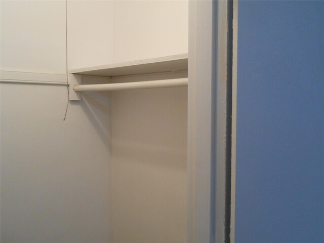 131-11KEWGARDENS Kew Gardens Rd Unit 4D, Richmond Hill, NY 11418 - view of closet