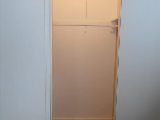 131-11KEWGARDENS Kew Gardens Rd Unit 4D, Richmond Hill, NY 11418 - view of closet