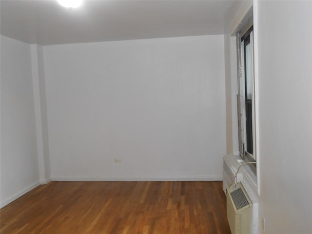131-11KEWGARDENS Kew Gardens Rd Unit 4D, Richmond Hill, NY 11418 - unfurnished room featuring wood finished floors