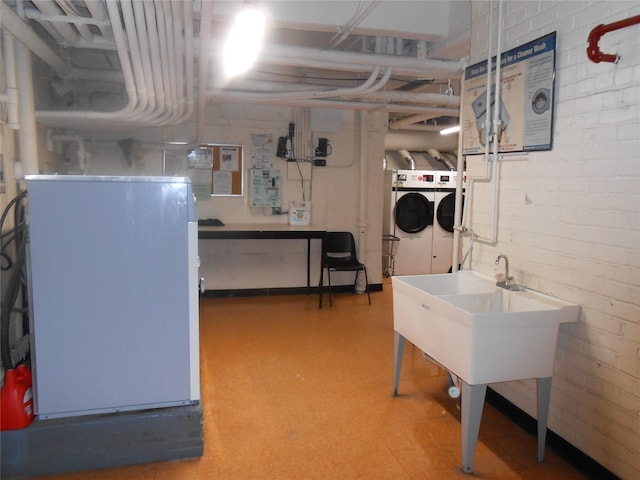 131-11KEWGARDENS Kew Gardens Rd Unit 4D, Richmond Hill, NY 11418 - unfinished below grade area with washer and dryer