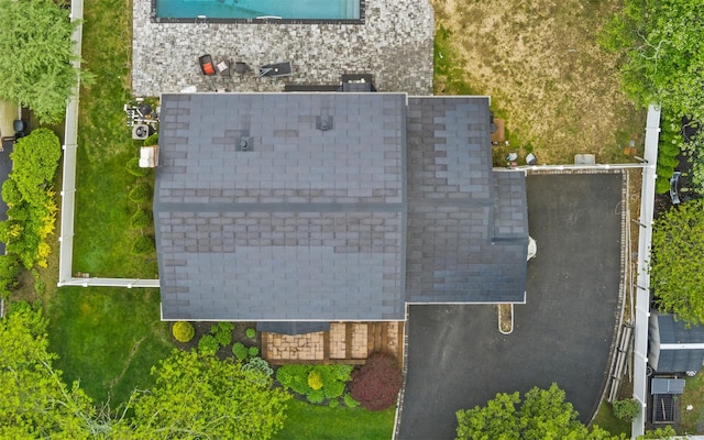 94 Stonehurst Ln, Dix Hills, NY 11746 - aerial view of property and surrounding area