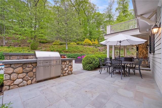 7 Ridgeview Cir, Armonk, NY 10504 - view of patio / terrace featuring exterior kitchen, outdoor dining area, and area for grilling