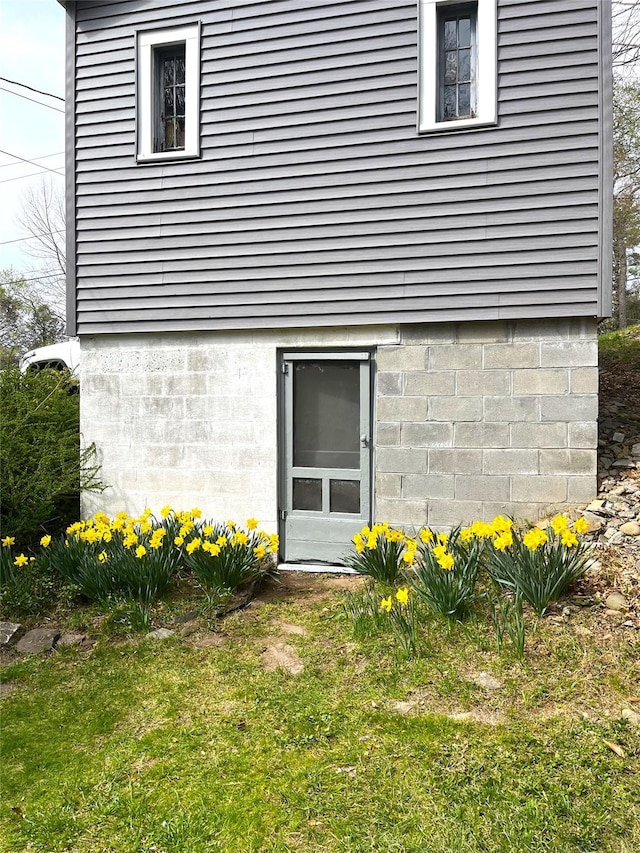 45 W Kenoza Pl, Smallwood, NY 12778 - view of side of home featuring a lawn
