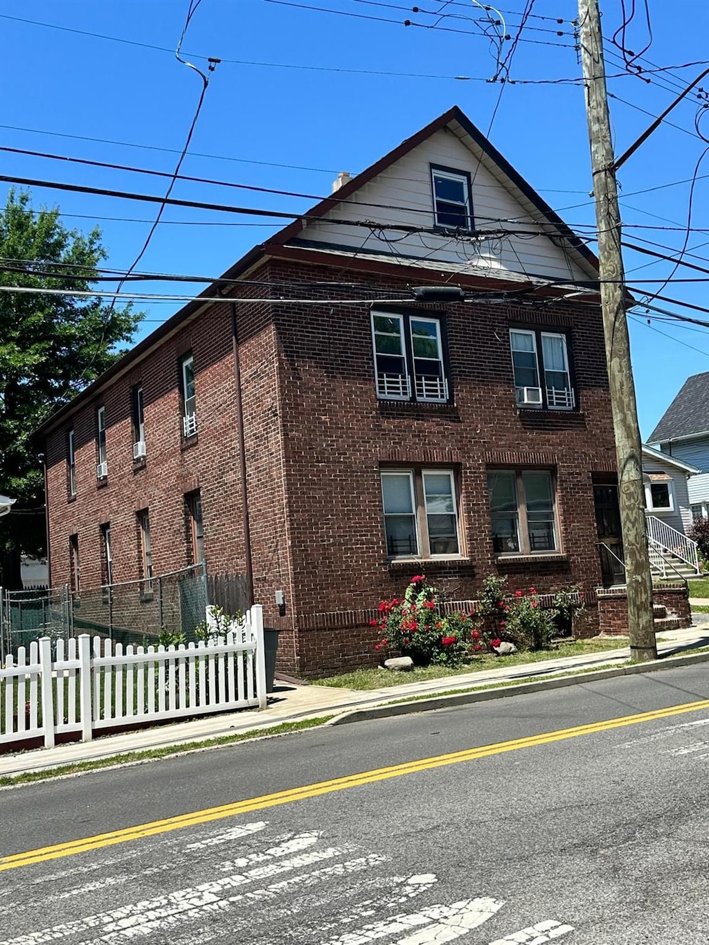 222 Union Ave, Staten Island, NY 10303 - photo 1