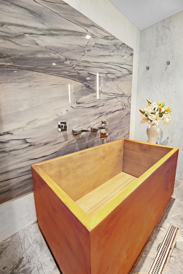 212 E 95th St, New York Manhattan, NY 10128 - reception area with tile walls