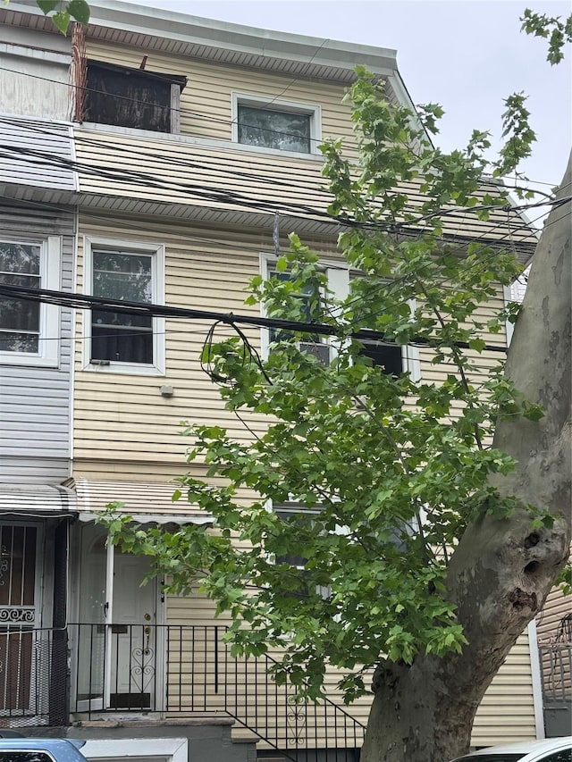 33-30 109th St, Corona, NY 11368 - photo 1