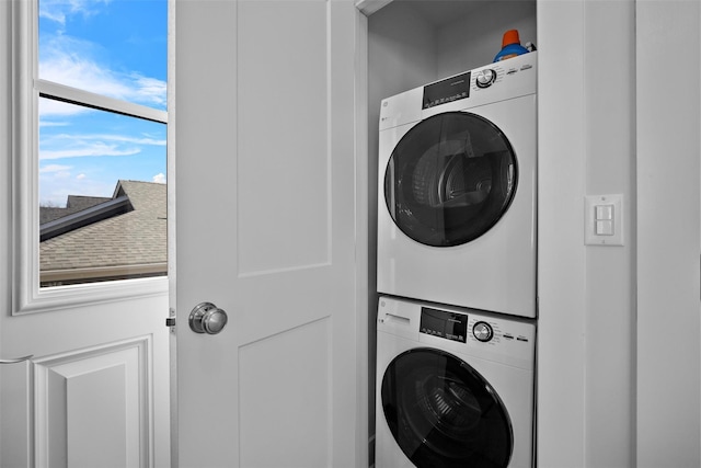 6 Livingston St, Red Hook, NY 12571 - laundry room featuring stacked washer / dryer
