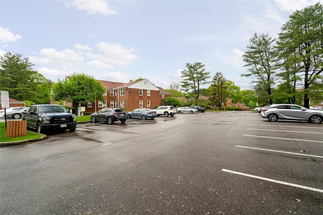 5 Bryant Cres Unit 1B, White Plains, NY 10605 - view of uncovered parking lot