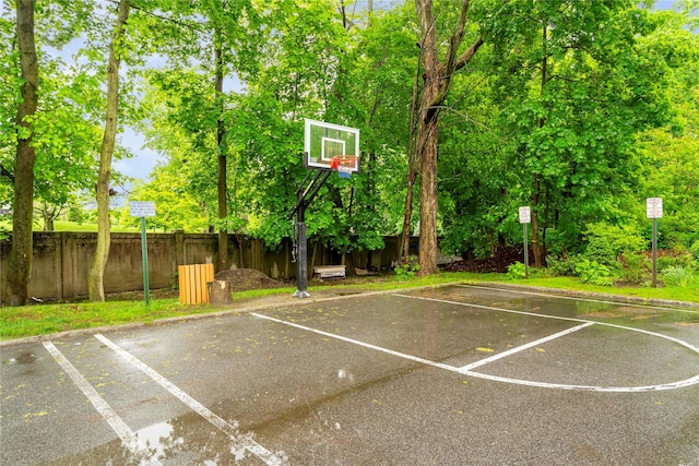5 Bryant Cres Unit 1B, White Plains, NY 10605 - view of sport court with basketball hoop
