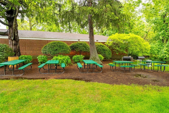 5 Bryant Cres Unit 1B, White Plains, NY 10605 - exterior space with a yard