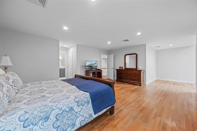 56 Londonderry Ln, Somers, NY 10589 - bedroom with light wood-style flooring, recessed lighting, connected bathroom, and baseboards